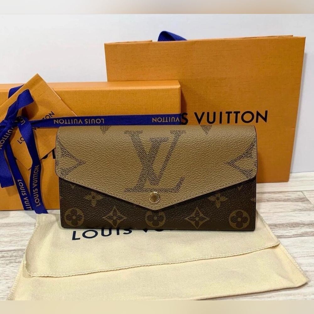 Louis Vuitton Sarah Wallet